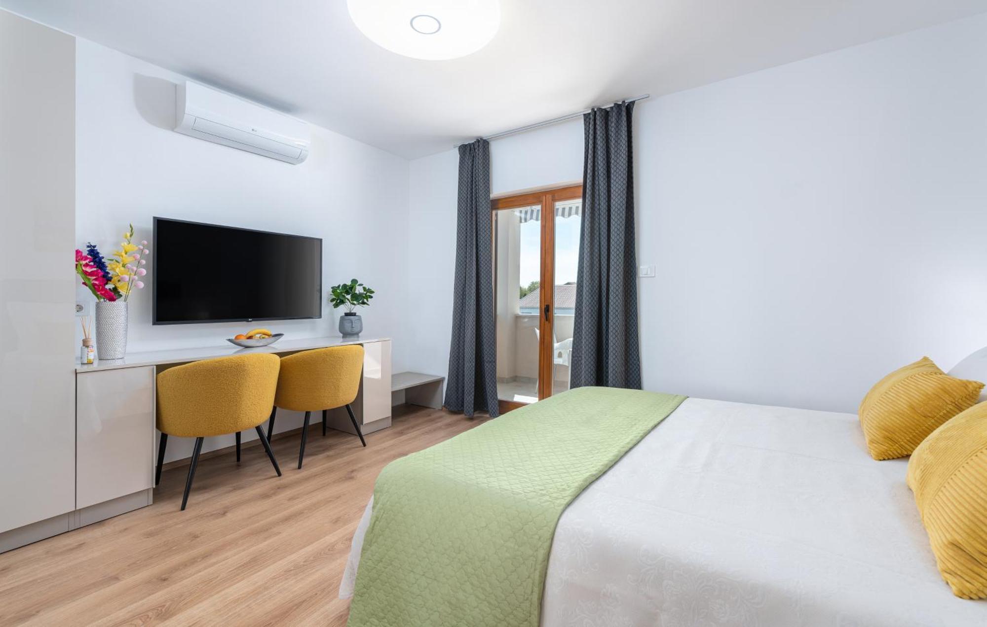 Apartments Viktor โปเรช ภายนอก รูปภาพ