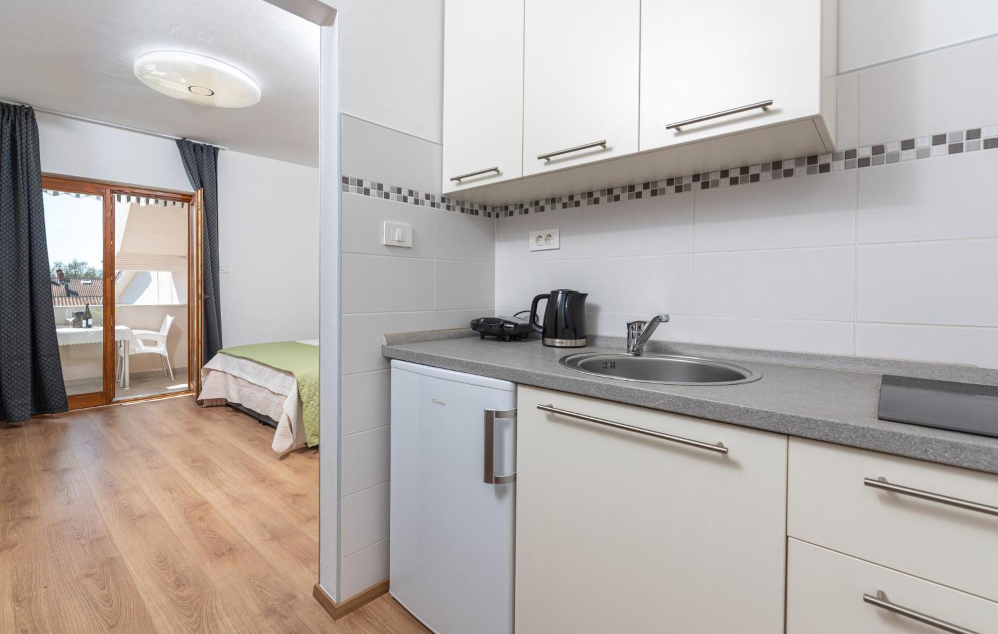 Apartments Viktor โปเรช ภายนอก รูปภาพ